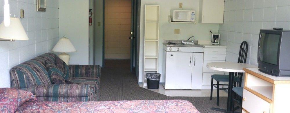 Airport Inn Port Hardy Exteriör bild